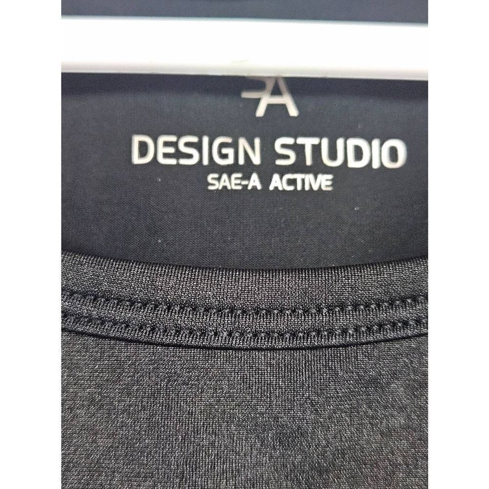 SA DESIGN STUDIO Crop Tee - Picture 4 of 8